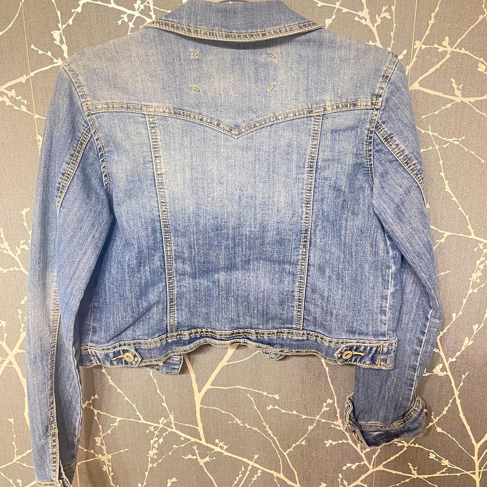 Cropped jean jacket - Picture 2 of 3